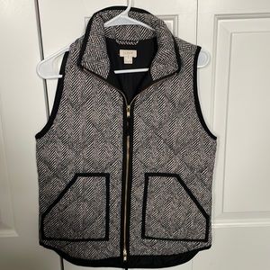 J Crew Navy and Tan Puffer Vest